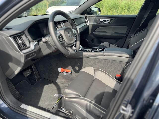 Volvo V60 T6 Plug-in hybrid AWD Plus Dark | Harman/Kardon | Trekhaak | Memoryseats | Keyless Entry |