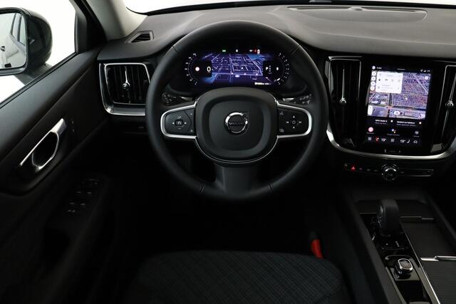 Volvo V60 B4 (M-HYBRID) ESSENTIAL BLACK EDITON -CAMERA|CLIMATE|19"|CARPLAY|PRIVACY.GLAS