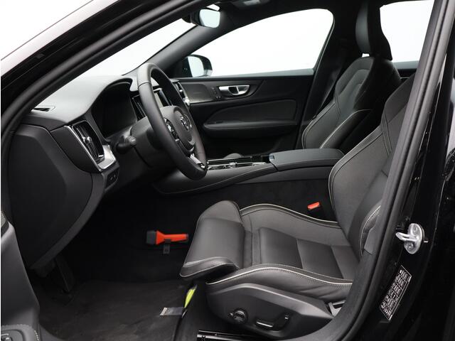 Volvo V60 2.0 T6 Plug-in hybrid AWD Plus Dark / Trekhaak / 360 Camera / Harman Kardon / Elektrische Stoelen / Stoel+Stuurverwarming / BLIS / Keyless / Adaptive Cruise /