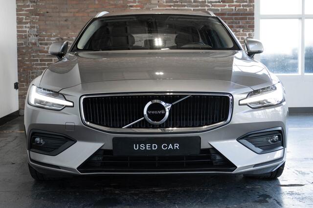Volvo V60 B3 Momentum Advantage |Adaptive Cruise Control | BLIS | Stoelverwarming | Harman Kardon Premium Audio | Parkeercamera | Parkeersensoren voor + achter | Dealeronhouden | Navigatie | Apple Carplay/Android Auto