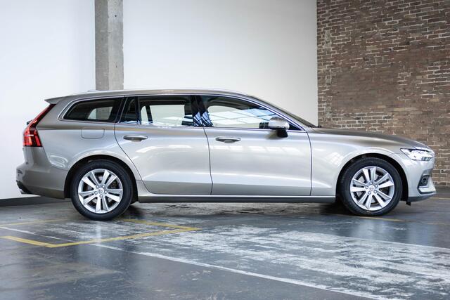 Volvo V60 B3 Momentum Advantage |Adaptive Cruise Control | BLIS | Stoelverwarming | Harman Kardon Premium Audio | Parkeercamera | Parkeersensoren voor + achter | Dealeronhouden | Navigatie | Apple Carplay/Android Auto