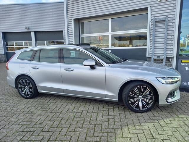 Volvo V60 2.0 T8 Twin Engine AWD Inscription - PANO - TREKHAAK - LEER - HUD - CAMERA - NL AUTO -