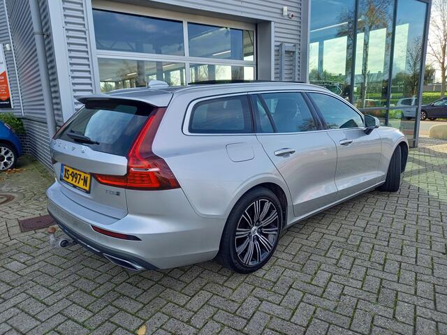Volvo V60 2.0 T8 Twin Engine AWD Inscription - PANO - TREKHAAK - LEER - HUD - CAMERA - NL AUTO -
