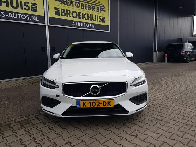 Volvo V60 2.0 B3 Momentum Advantage