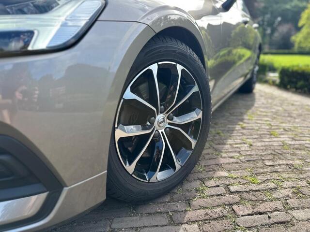 Volvo V60 2.0 B3 Momentum | Camera | Leder | Bliss | Pilot |