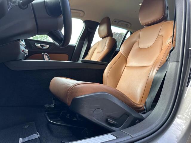 Volvo V60 2.0 B3 Momentum | Camera | Leder | Bliss | Pilot |