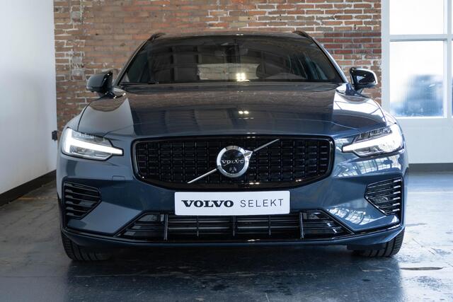 Volvo V60 2.0 T6 Plug-in hybrid AWD Plus Dark | Adaptive Cruise Control | 360° Parkeercamera | Stoelverwarming | Stuurwielverwarming | Harman Kardon Premium Audio | Electrische wegklapbare trekhaak | Google infotainment | Longe Range