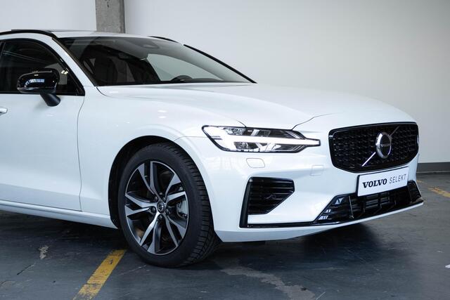 Volvo V60 T6 Automaat Plug-in hybrid AWD Ultra Dark | Harman Kardon Premium Audio | Lederen bekleding | Parkeercamera | Google Infotainment | Stoelverwarming | Stuurwielverwarming | Semi-Elektrische inklapbare trekhaak