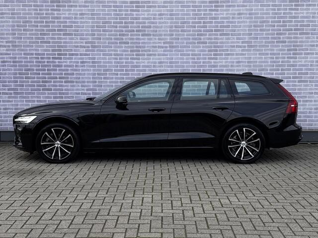 Volvo V60 2.0 T6 Plug-in hybrid AWD Plus Dark | Sportstoelen | Trekhaak | Harman Kardon Audio | 360 Camera | Elektrisch Verstelbare Voorstoelen | Adaptive Cruise Control | Keyless