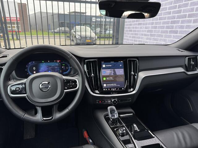 Volvo V60 2.0 T6 Plug-in hybrid AWD Plus Dark | Sportstoelen | Trekhaak | Harman Kardon Audio | 360 Camera | Elektrisch Verstelbare Voorstoelen | Adaptive Cruise Control | Keyless