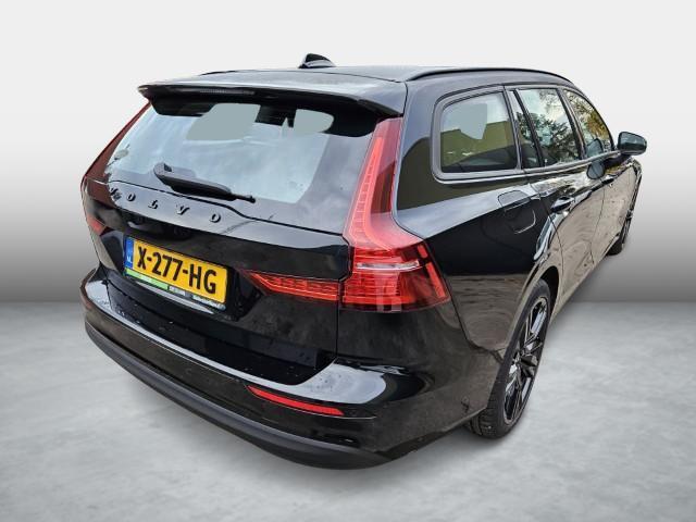 Volvo V60 2.0 B3 Essential Edition | Sport Pack | 19" Black Edition Velgen | Leder | Adaptieve Cruise Control | Stoelverwarming | Park Assist |