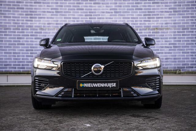 Volvo V60 2.0 T6 Plug-in hybrid AWD Plus Dark | Long range| Panorama dak | Adaptieve cruise control | Elektrisch verstelbare voorstoelen | Stoel/stuur verwarming |