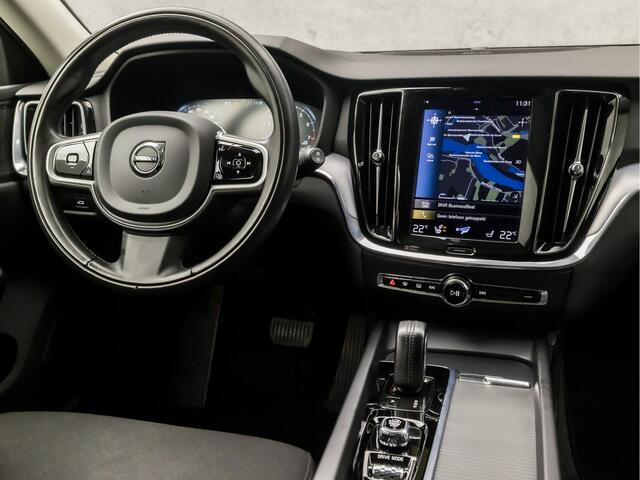 Volvo V60 2.0 B3 Sport 177Pk Automaat (APPLE CARPLAY, GROOT NAVI, HARMAN/KARDON, LEDER, STUUR/STOELVERWARMING, CAMERA, SPORTSTOELEN, GETINT GLAS, ADAPTIVE CRUISE, KEYLESS, ELEK ACHTERKLEP, NIEUWSTAAT)