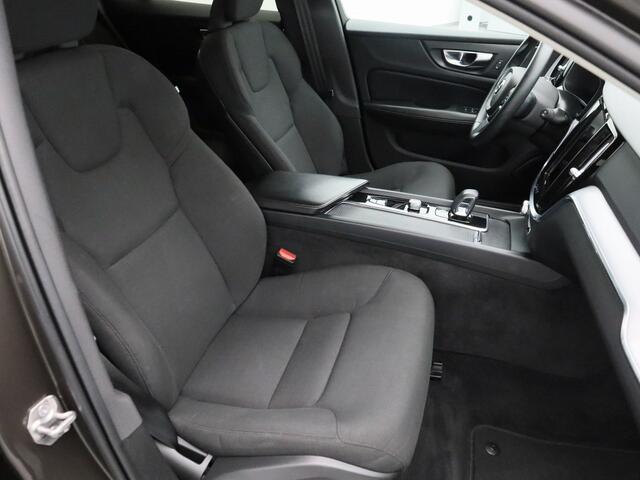 Volvo V60 2.0 B3 Momentum | CAMERA | KEYLESS | STOEL- EN STUURVERW. | TREKHAAK