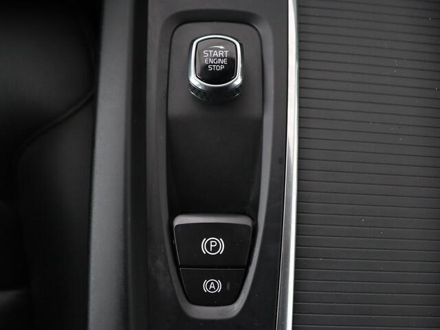 Volvo V60 2.0 T5 Momentum | 1e eigenaar | Leder | Trekhaak | Adaptive cruise | Stoelverwarming | Carplay | Navigatie | 18'' | Climate control | Parkeerhulp