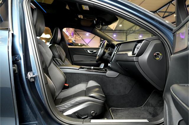 Volvo V60 2.0 T6 AWD 250kW/340pk Aut8 Recharge Inscription PANORAMADAK + MASSAGE STOELEN + ADAPT.CRUISE + STOELVENTILATIE + STYLING PAKKET + EL.TREKHAAK + PILOT ASSIST + STOEL-&STUURVERWARMING + STANDKACHEL + ON-CALL + CAMERA + PARKSENSOREN + 19" LM-VELGEN!!