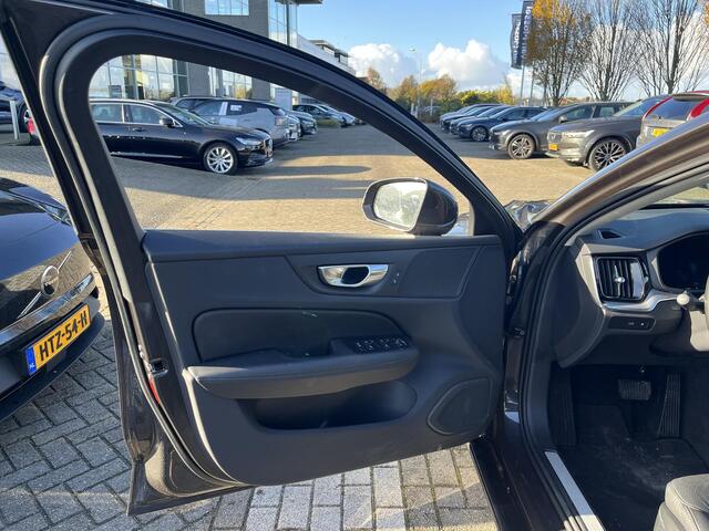 Volvo V60 2.0 T6 Plug-in hybrid AWD Essential Bright