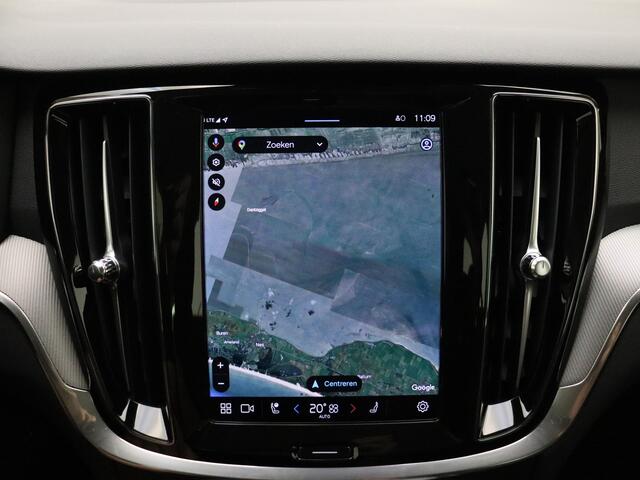 Volvo V60 B4 Plus Dark / Elektr. Trekhaak / Elektr. Stoelen / Adapt. Cruise / Keyless / BLIS / Stoel + Stuurw. Verwarming / Achterb. Verwarming / 18'' + All Season banden