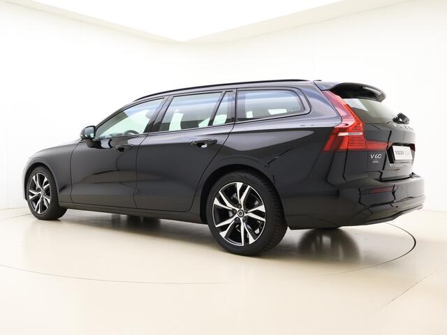 Volvo V60 B4 Plus Dark / Elektr. Trekhaak / Elektr. Stoelen / Adapt. Cruise / Keyless / BLIS / Stoel + Stuurw. Verwarming / Achterb. Verwarming / 18'' + All Season banden