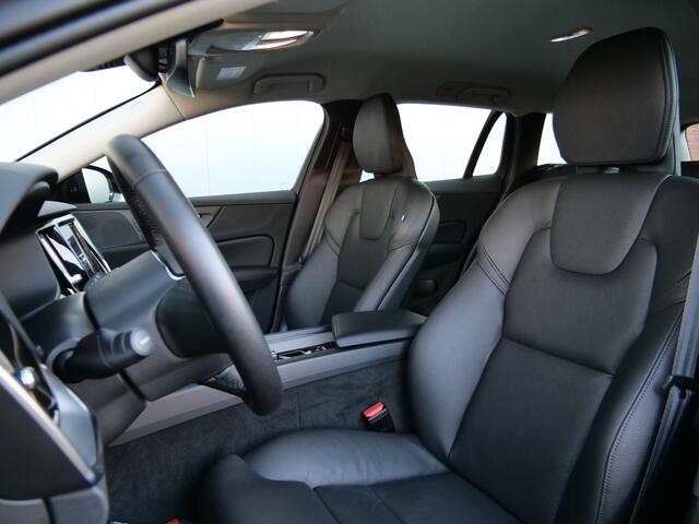 Volvo V60 2.0 B3 164pk Plus Dark Automaat Trekhaak / Camera / Adaptive cruise / Stoelverwarming