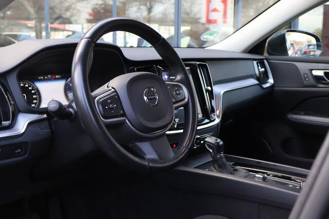 Volvo V60 2.0 D3 Momentum | Origineel NL | Trekhaak | Cruise Control | Navigatie | Climate Control |