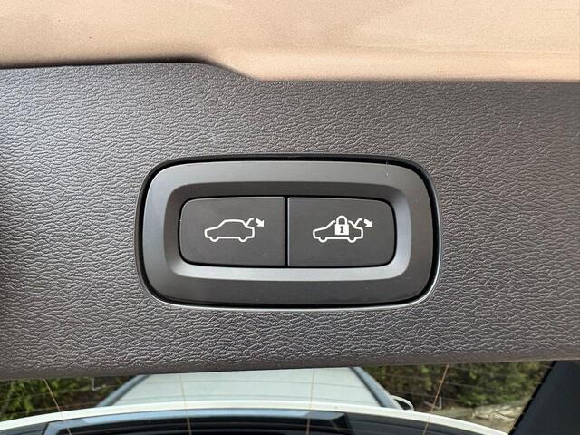 Volvo V60 2.0 B4 Core | Trekhaak | Camera | Adaptive Cruise control | Leder |