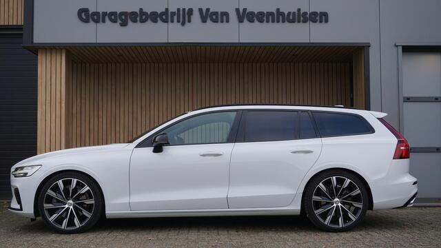 Volvo V60 2.0 T5 250pk R-Design Black Optik H&K Leder 20inch LM Navi LED Virtual Cockpit Stoel & Stuurwiel V.W. *Uitstraling*