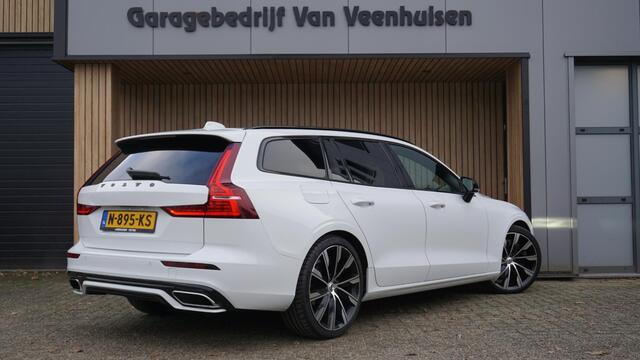 Volvo V60 2.0 T5 250pk R-Design Black Optik H&K Leder 20inch LM Navi LED Virtual Cockpit Stoel & Stuurwiel V.W. *Uitstraling*