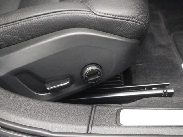 Volvo V60 T5 Momentum Pro | Rijklaarprijs | Intellisafe | Pano dak | Leer |