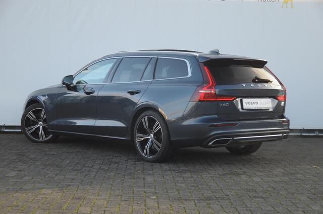 Volvo V60 T6 340PK Automaat Recharge AWD Inscription / Bowers en Wilkins / Adaptieve cruise control/ Panoramadak/ 19" velgen/ BLIS/ Trekhaak/ Stoel en stuurwielverwarming/ Parkeersensoren met 360 Camera/ Elektrische stoelen met geheugen/ Apple carplay/ Keyless ent
