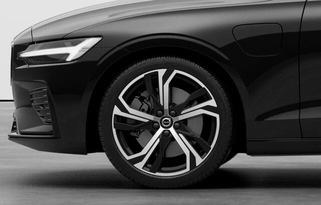 Volvo V60 2.0 T8 Plug-in hybrid AWD Plus Perform. Ed. Dark | Schuif-/Kanteldak | Harman Kardon Audio | Adaptive Cruise Control | Achteruitrijcamera | Keyless Entry | Elek. Verst. Voorstoelen