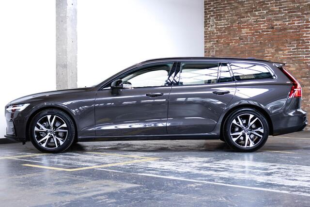 Volvo V60 B4 Plus Dark | Elektrisch verstelbare stoelen | Semi Elektrische Wegklapbare Trekhaak | Stuurverwarming | Adaptive cruise control | Parkeercamera | Parkeersensoren voor + achter | Stoelverwarming | Parkeerverwarming