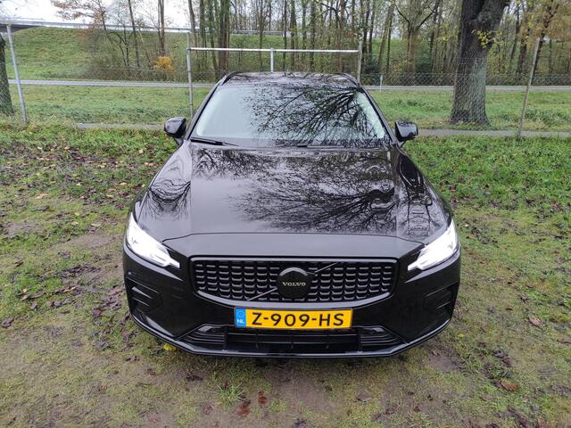 Volvo V60 2.0 B4 Plus Dark | ELEC. STOELEN | LEDER | CAMERA | SENSOREN | TREKHAAK |