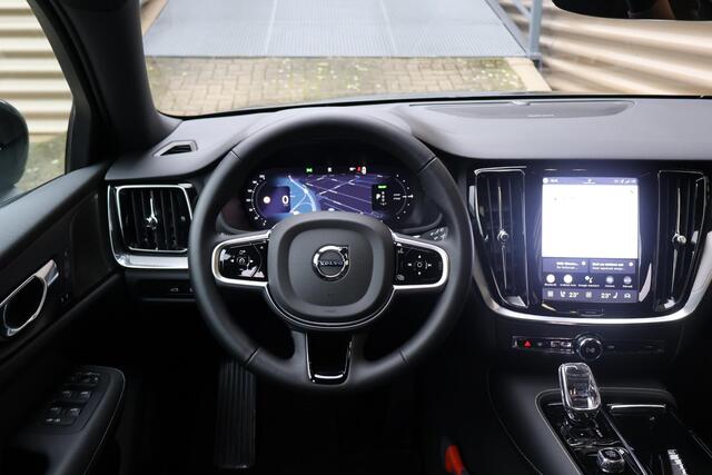 Volvo V60 T6 Plug-in hybrid AWD Plus Dark | Trekhaak elektr. | 360 camera | Harrman Kardon