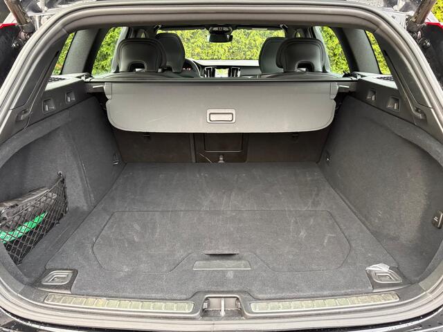 Volvo V60 2.0 T6 Plug-in hybrid AWD Plus Dark | Panoramadak | Harman/Kardon | Trekhaak |