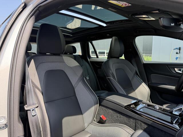 Volvo V60 T6 Automaat Recharge Plus Dark, Premium audio By Harman Kardon | 360 Graden Camera | Panorama Dak | Verwarmde Voorstoelen En Achterbank | Trekhaak | Verwarmbare Voorruit