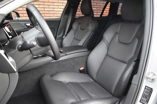 Volvo V60 T6 350PK Plug-in hybrid AWD Plus Dark | Harman & Kardon | 19 inch velgen |