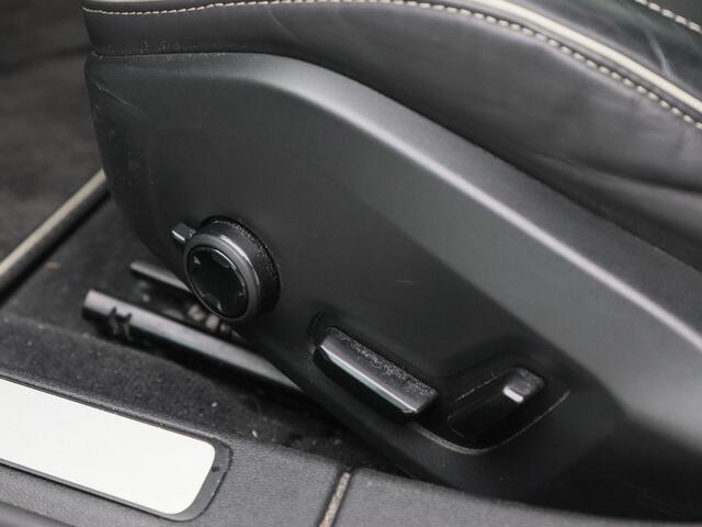 Volvo V60 2.0 T6 340 Pk Automaat Recharge AWD R-Design | Panoramadak | Harman/Kardon | Elektrische Achterklep | Stoelverwarming | 19 Inch | 105.407 Km!!