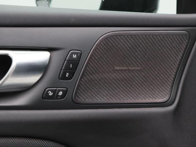 Volvo V60 2.0 T6 340 Pk Automaat Recharge AWD R-Design | Panoramadak | Harman/Kardon | Elektrische Achterklep | Stoelverwarming | 19 Inch | 105.407 Km!!