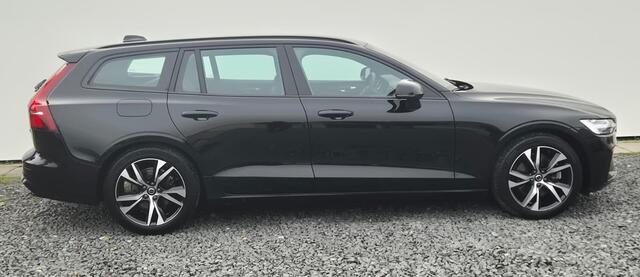 Volvo V60 2.0 B4 Plus Dark Leder pakket RG0R - 18" Wielen - Climate - Donkere hemel - Electrisch bedienbare voorstoelen met memory