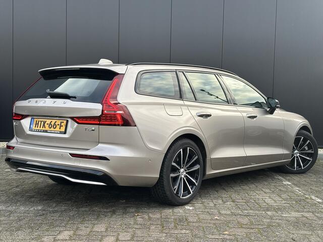 Volvo V60 2.0 T6 Plug-in hybrid AWD Plus Dark Adaptieve cruise control / BLIS / 360 camera / elektr. verst. Contourstoelen / stuur-,stoel-, voorruit verw. / Harman Kardon audio / Trekhaak / Keyless drive / All season banden