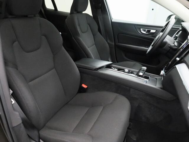 Volvo V60 2.0 B3 Momentum | PANO | CAMERA | STOELVERWARMING