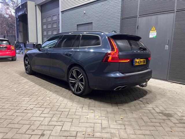 Volvo V60 B3 Momentum | Trekhaak | Stoel+Stuurverwarming | Getint Glas | 19 Inch