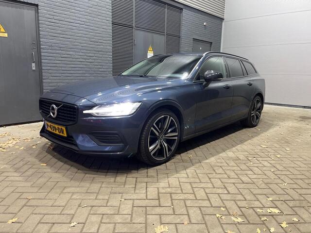 Volvo V60 B3 Momentum | Trekhaak | Stoel+Stuurverwarming | Getint Glas | 19 Inch