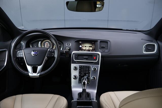 Volvo V60 1.5 T3 Polar+ Dynamic Automaat | Leer | Afn. Trekhaak | Stoelverwarming
