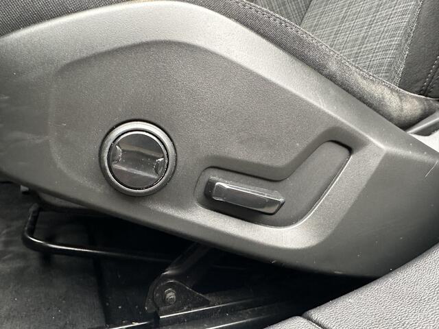 Volvo V60 2.0 B3 Momentum | Trekhaak | Navigatie