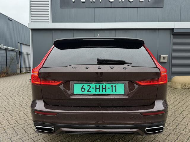 Volvo V60 2.0 T8 Twin Engine AWD Inscription Dealer onderhouden, trekhaak, 4 seizoensbanden, pano, plug-in hybrid BOMVOL!!