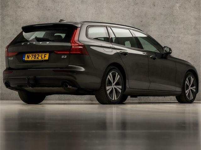 Volvo V60 2.0 B3 Sport 177Pk Automaat (APPLE CARPLAY, GROOT NAVI, TREKHAAK, ADAPTIVE CRUISE, SPORTSTOELEN, KEYLESS, PARKEERSENSOREN, NIEUWSTAAT)