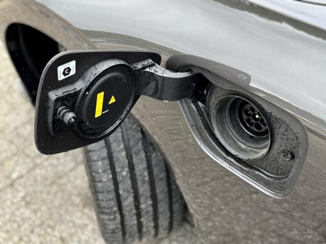 Volvo V60 2.0 T6 Plug-in hybrid AWD Ultra Dark Climate Line | Nappa leder | Massage | Heico Styling