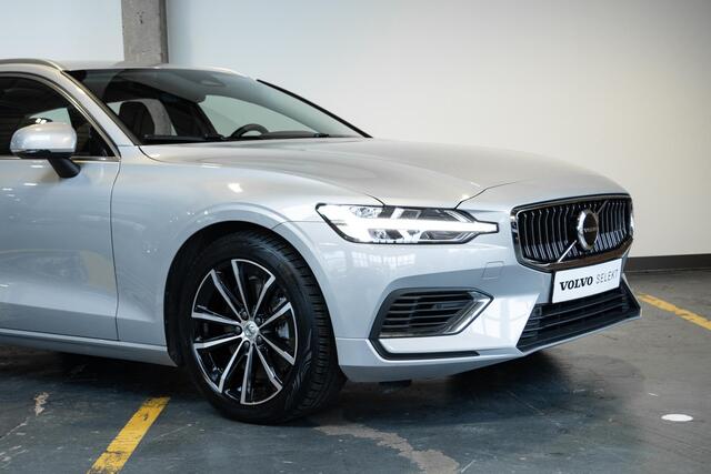 Volvo V60 T6 Plug-in hybrid AWD Essential Bright | Lederen bekleding | Electrische wegklapbare trekhaak | Stoelverwarming | Adaptive cruise Control | Parkeersensoren voor + achter | Parkeercamera | BLIS | Stuurwielverwarming